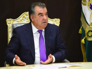 Президент Таджикистана трудоустроил дочь на должность главы собственной администрации
