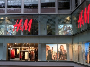 '    ':   H&M    -  