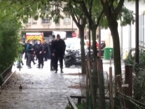 Два человека пострадали у здания бывшей редакции Charlie Hebdo в Париже