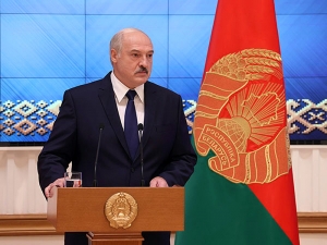 Лукашенко лишил дипломатического ранга бывших послов Латушко и Лещеню, поддержавших протесты