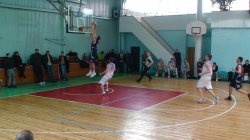Четырнадцатый тур чемпионата РБ по баскетболу принес Осиповичской команде одну викторию и одно поражении.
