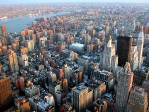 Нью-Йорк нуждается в переводчиках: треть жителей города перестала понимать по-английски
