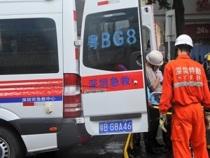 В Китае шестилетний мальчик истек кровью и умер, облизнув найденную на улице конфету