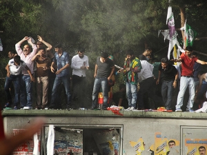 В Турции прогремели взрывы во время митинга прокурдской оппозиции: 150 человек ранены, двое погибли 