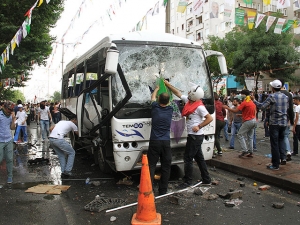 В Турции прогремели взрывы во время митинга прокурдской оппозиции: 150 человек ранены, двое погибли 