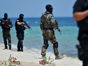 Власти Туниса арестовали 12 человек, причастных к массовому расстрелу туристов в Сусе