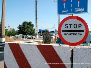 Задержанный в 'КамАЗе' с оружием сам назвался российским майором, утверждают украинские пограничники