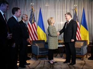 Порошенко встретился с Хиллари Клинтон и обсудил санкции против России