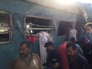 Число жертв столкновения поездов в Египте превысило 40 человек