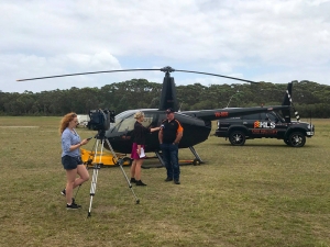 Австралиец доверился интуиции, нанял вертолет и смог спасти раненого сына, застрявшего в машине в лесу