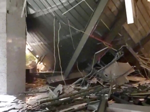 Более 70 человек пострадали при обрушении балкона в здании фондовой биржи в Джакарте