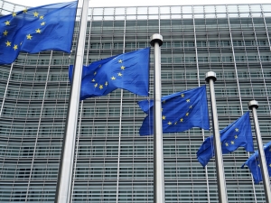 Евросоюз не собирается усиливать антироссийские санкции из-за публикации 