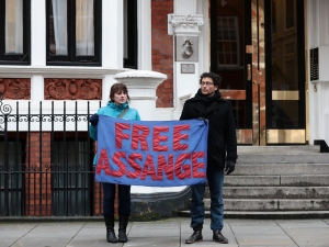 Суд Лондона вновь отказался отменить ордер на арест Ассанжа