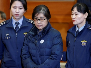 Суд Южной Кореи приговорил к 20 годам тюрьмы подругу экс-президента, коррупционный скандал с которой привел   к его отставке