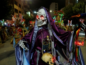 В день открытия карнавала в Боливии погибли более 20 человек