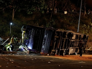 В Гонконге опрокинулся двухэтажный автобус, погибло 18, ранено более 60 человек