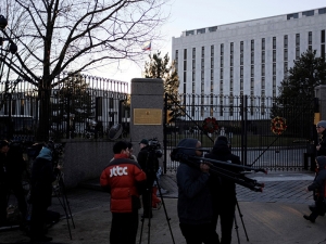 В Вашингтоне у российского  посольства открыли площадь Бориса Немцова