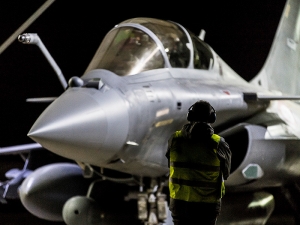 Власти Франции планируют к 2024 году почти наполовину увеличить военные расходы