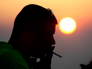 За курение на пляжах Таиланда теперь могут посадить в тюрьму