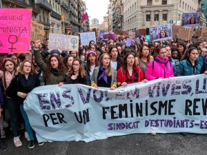Испанские женщины 8 марта устроили всеобщую феминистическую забастовку