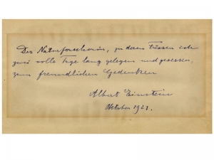 Трогательную записку  Эйнштейна для застенчивой   студентки-химика, которая отказала ему во встрече, продали за 6100 долларов