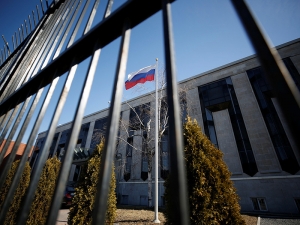 Четыре российских дипломата покинули Канаду