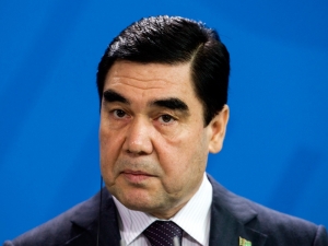 Полиции Туркмении поручили найти тех, кто подтирается портретами президента