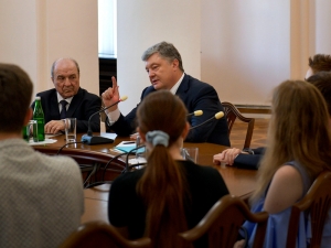 Минского формата переговоров по Донбассу не существует, заявил Порошенко