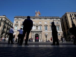 В Испании к присяге приведены два новых правительства - барселонское и мадридское