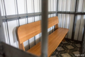 В Могилеве начался суд по ограблению банка, но обвиняемого нет: осложнения после милицейской пули