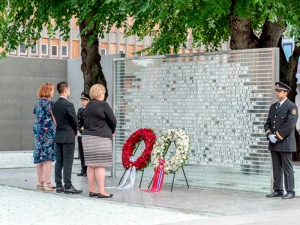 В столице Норвегии открыт памятник жертвам Брейвика