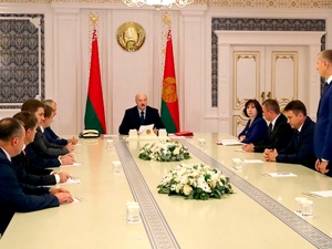 Лукашенко выполнил угрозу и сменил верхушку 'пофигического' правительства