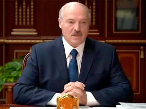 Лукашенко выполнил угрозу и сменил верхушку 'пофигического' правительства