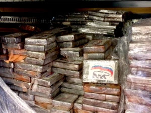 Полиция в Бельгии изъяла две тонны кокаина с логотипом 'Единой России'