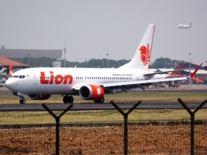 У разбившегося в Индонезии Boeing были проблемы еще до рокового полета, а перед падением он 20 раз 