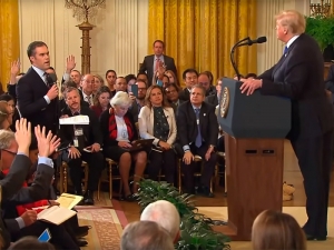 Журналист CNN взбесил Трампа на пресс-конференции и лишился допуска в Белый дом