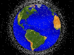Более семи тысяч тонн космического мусора вращается вокруг Земли, говорят ученые