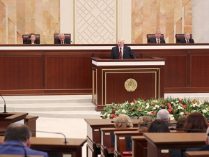 Александр Лукашенко потребовал усилить госрегулирование цен и защищать независимость страны в послании к народу