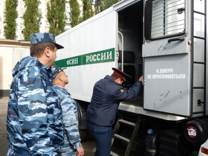 ЕСПЧ дал РФ 1,5 года на изменение условий перевозки заключенных