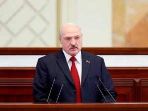 Лукашенко призвал 'не страдать' из-за фразы о проклятии за попытку уничтожить Белоруссию: она была не в адрес России