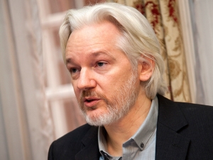 Выдача Ассанжа Эквадором отложена из-за огласки, сообщили в Wikileaks