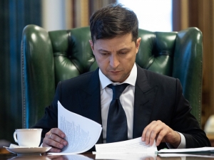 На Украине вступил в силу указ Зеленского о роспуске Верховной рады и проведении досрочных выборов
