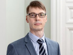 В Эстонии подозреваемый в домашнем насилии министр ушел в отставку через день после присяги