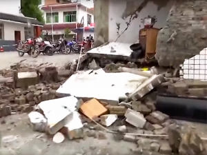 Мощное землетрясение в китайской провинции Сычуань: есть жертвы, сотни раненых (ФОТО, ВИДЕО)
