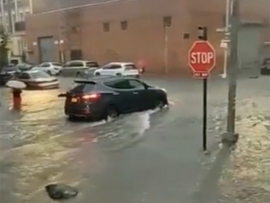 Ненастная погода в США: потоп в Нью-Йорке, 300 тысяч домов без света в Нью-Джерси