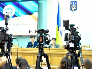 Партия 'Слуга народа' побеждает на украинских парламентских выборах