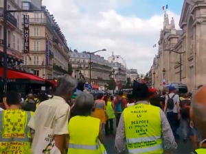 В Париже задержали 152 человека на манифестации 