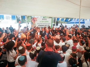 Нетаньяху обещал установить суверенитет Израиля над всеми еврейскими поселениями на Западном берегу