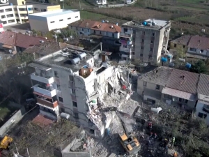 Число жертв разрушительного землетрясения в Албании возросло до 49 человек