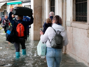 В Венеции введен режим ЧП, выделено 20 млн евро на ликвидацию последствий наводнения